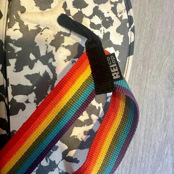 REI Recycled Wide-Strap Flip-Flops Pride Rainbow  Men’s 9 sandals women’s 10 - Picture 2 of 5
